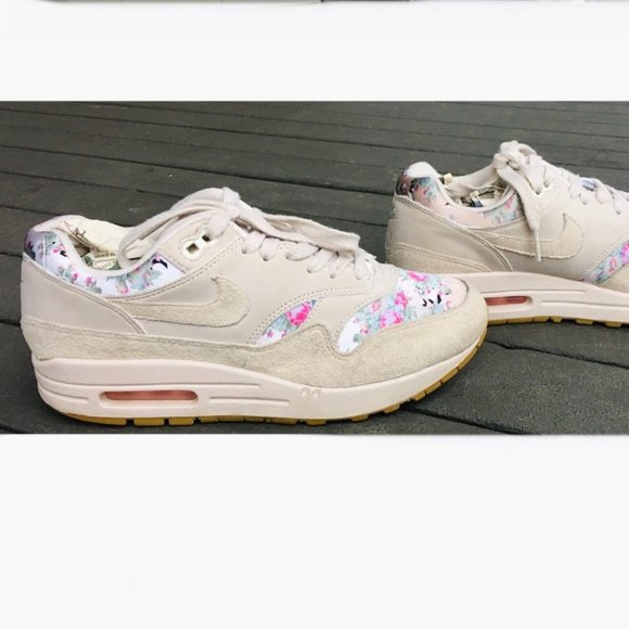 NIKE AIR MAX Sneakers with Floral Design - Picture 9 of 12